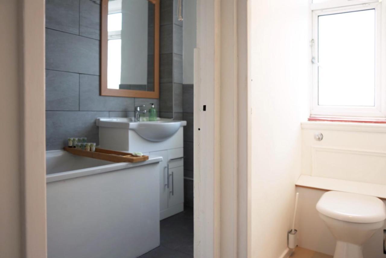 Sophie Place In Vauxhall - 3 Double Beds, 1 Sofa Bed, Spacious London Exterior photo